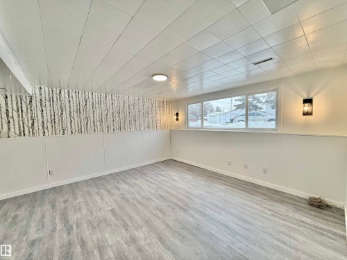 15424 99 Avenue, Edmonton, AB - Indoor Photo Showing Other Room