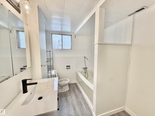 15424 99 Avenue, Edmonton, AB - Indoor Photo Showing Other Room