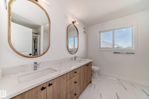 20624 43 Avenue, Edmonton, AB - Indoor Photo Showing Bathroom