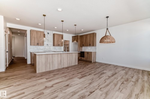 20624 43 Avenue, Edmonton, AB - Indoor Photo Showing Kitchen