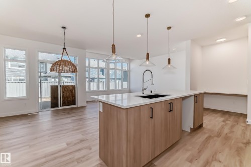 20624 43 Avenue, Edmonton, AB - Indoor Photo Showing Kitchen With Upgraded Kitchen
