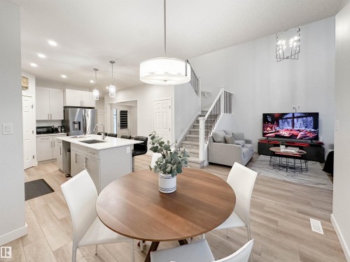 22614 99A Avenue, Edmonton, AB - Indoor Photo Showing Dining Room