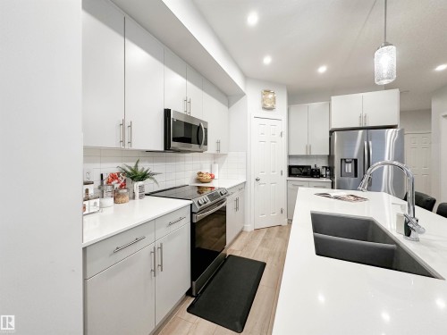 22614 99A Avenue, Edmonton, AB - Indoor Photo Showing Kitchen With Double Sink With Upgraded Kitchen