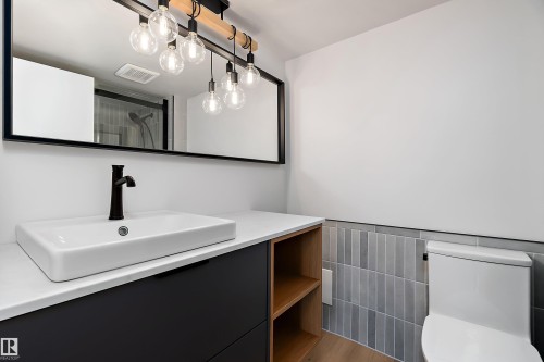 1405 10149 Saskatchewan Drive, Edmonton, AB - Indoor Photo Showing Bathroom