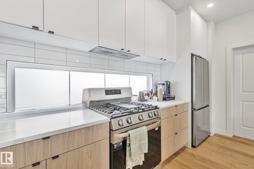 14904 109 Avenue, Edmonton, AB - Indoor Photo Showing Kitchen
