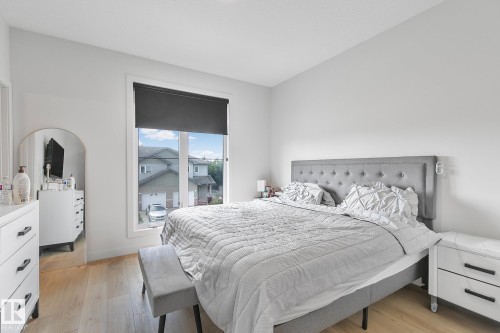 14904 109 Avenue, Edmonton, AB - Indoor Photo Showing Bedroom