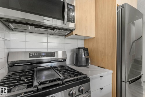 14904 109 Avenue, Edmonton, AB - Indoor Photo Showing Kitchen