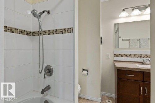 16132 100 Street, Edmonton, AB - Indoor Photo Showing Bathroom