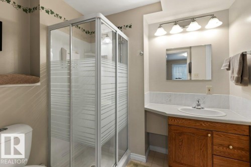 16132 100 Street, Edmonton, AB - Indoor Photo Showing Bathroom