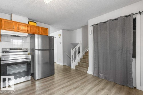 3132 49A Street, Edmonton, AB - Indoor Photo Showing Kitchen