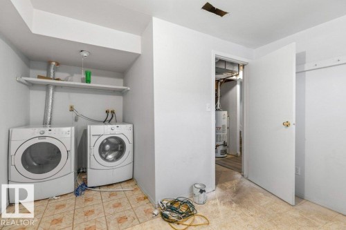3132 49A Street, Edmonton, AB - Indoor Photo Showing Laundry Room