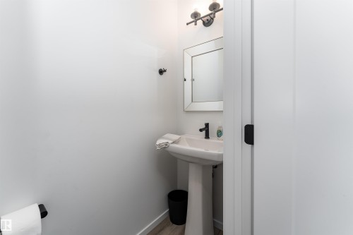 17450 80 Street, Edmonton, AB - Indoor Photo Showing Bathroom