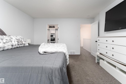 17450 80 Street, Edmonton, AB - Indoor Photo Showing Bedroom