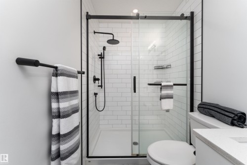 17450 80 Street, Edmonton, AB - Indoor Photo Showing Bathroom