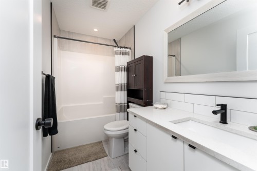 17450 80 Street, Edmonton, AB - Indoor Photo Showing Bathroom