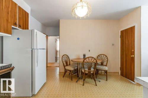 8810 93 Street, Edmonton, AB - Indoor