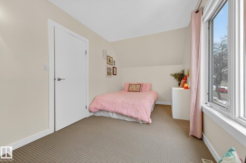 11343 67 Street, Edmonton, AB - Indoor Photo Showing Bedroom