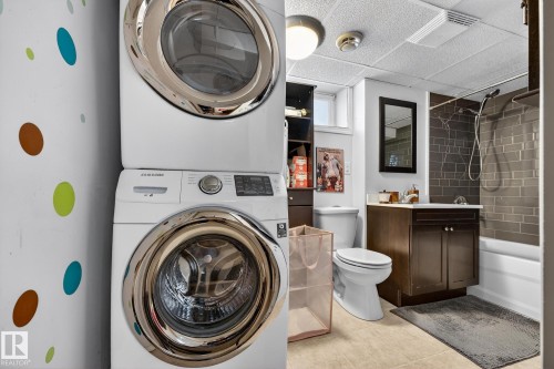 11343 67 Street, Edmonton, AB - Indoor Photo Showing Laundry Room