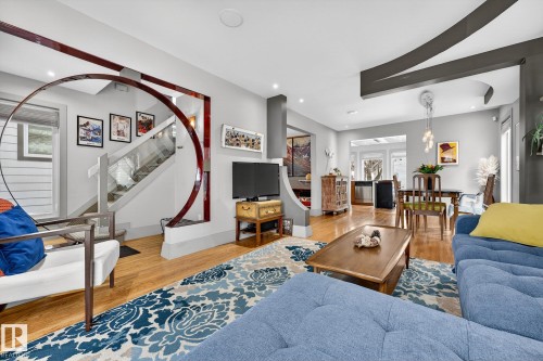 11343 67 Street, Edmonton, AB - Indoor Photo Showing Living Room