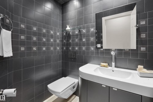 16 Windermere Drive, Edmonton, AB - Indoor Photo Showing Bathroom
