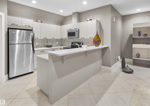 16 Windermere Drive, Edmonton, AB - Indoor Photo Showing Kitchen