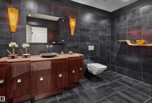 16 Windermere Drive, Edmonton, AB - Indoor Photo Showing Bathroom