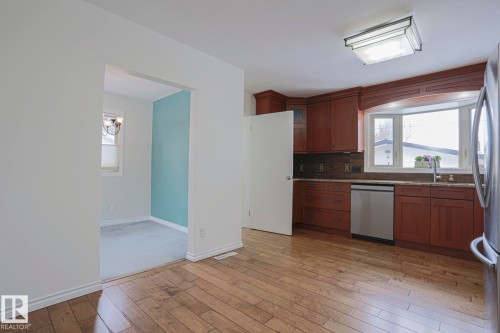 7315 86 Avenue, Edmonton, AB - Indoor Photo Showing Kitchen