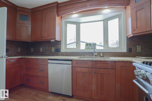 7315 86 Avenue, Edmonton, AB - Indoor Photo Showing Kitchen