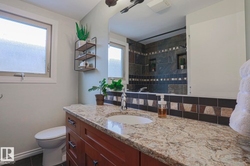 7315 86 Avenue, Edmonton, AB - Indoor Photo Showing Bathroom