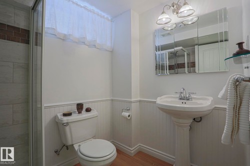 7315 86 Avenue, Edmonton, AB - Indoor Photo Showing Bathroom