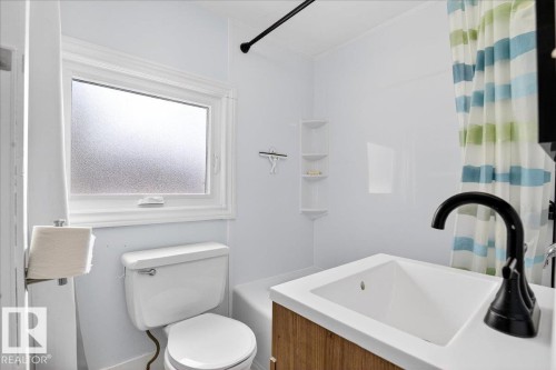 4827 54 Street, Redwater, AB - Indoor Photo Showing Bathroom