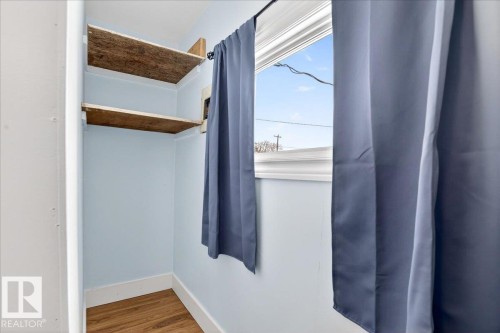 4827 54 Street, Redwater, AB - Indoor