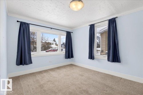 4827 54 Street, Redwater, AB - Indoor