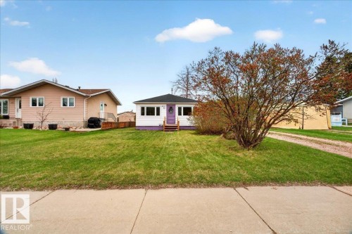 4827 54 Street, Redwater, AB - Outdoor