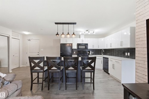 352 2096 Blackmud Creek Drive, Edmonton, AB - Indoor