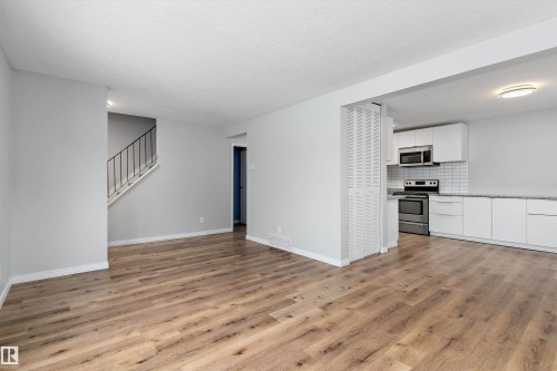 4D Twin Terrace, Edmonton, AB - Indoor Photo Showing Kitchen