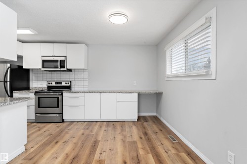 4D Twin Terrace, Edmonton, AB - Indoor Photo Showing Kitchen
