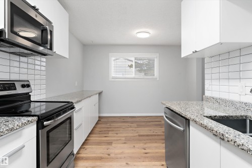 4D Twin Terrace, Edmonton, AB - Indoor Photo Showing Kitchen With Upgraded Kitchen