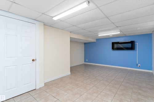 4D Twin Terrace, Edmonton, AB - Indoor