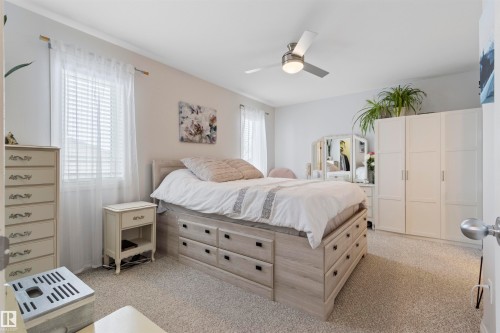 3728 48B Avenue, Drayton Valley, AB - Indoor Photo Showing Bedroom