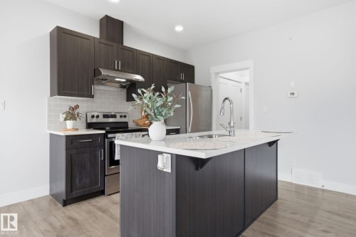 18 4835 Wright Drive, Edmonton, AB - Indoor Photo Showing Kitchen With Upgraded Kitchen