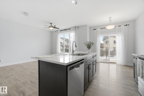 18 4835 Wright Drive, Edmonton, AB - Indoor Photo Showing Kitchen With Upgraded Kitchen