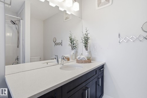18 4835 Wright Drive, Edmonton, AB - Indoor Photo Showing Bathroom