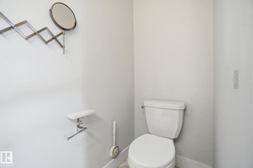 18 4835 Wright Drive, Edmonton, AB - Indoor Photo Showing Bathroom