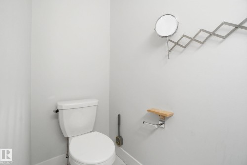 18 4835 Wright Drive, Edmonton, AB - Indoor Photo Showing Bathroom