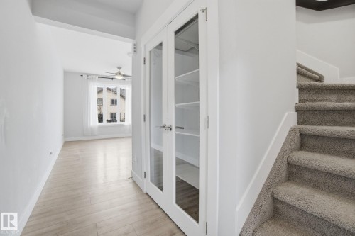 18 4835 Wright Drive, Edmonton, AB - Indoor Photo Showing Other Room