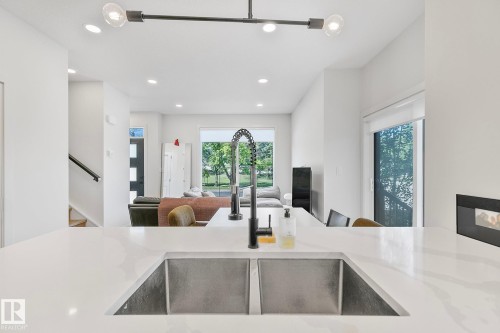 10363 149 Street, Edmonton, AB - Indoor Photo Showing Kitchen