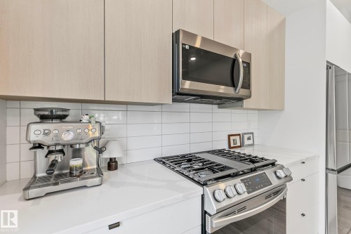 10363 149 Street, Edmonton, AB - Indoor Photo Showing Kitchen With Upgraded Kitchen