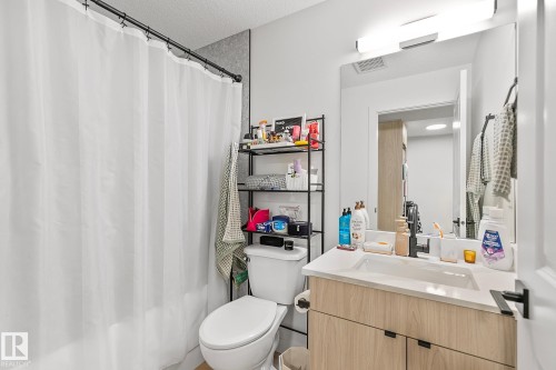 10363 149 Street, Edmonton, AB - Indoor Photo Showing Bathroom