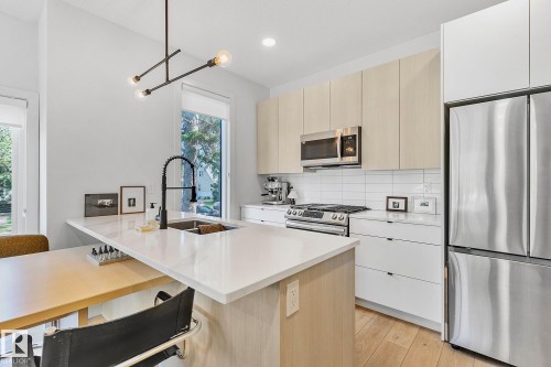 10363 149 Street, Edmonton, AB - Indoor Photo Showing Kitchen With Double Sink With Upgraded Kitchen
